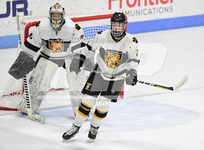 Thumbnail 1 in Sheehan vs. Daniel Hand (CIAC D3 Semifinal) photogallery.