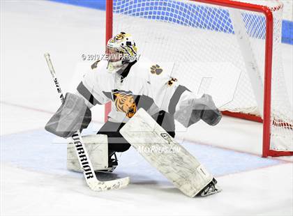 Thumbnail 3 in Sheehan vs. Daniel Hand (CIAC D3 Semifinal) photogallery.