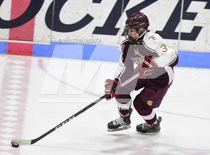 Thumbnail 3 in Sheehan vs. Daniel Hand (CIAC D3 Semifinal) photogallery.