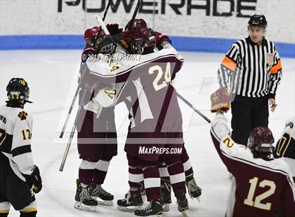 Thumbnail 3 in Sheehan vs. Daniel Hand (CIAC D3 Semifinal) photogallery.
