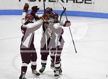 Thumbnail 1 in Sheehan vs. Daniel Hand (CIAC D3 Semifinal) photogallery.