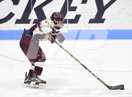 Thumbnail 3 in Sheehan vs. Daniel Hand (CIAC D3 Semifinal) photogallery.