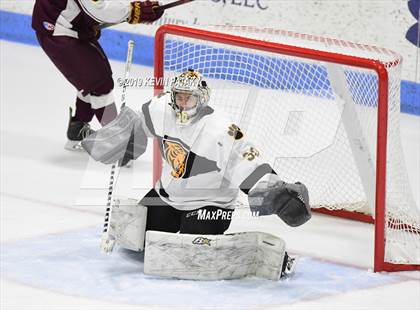 Thumbnail 2 in Sheehan vs. Daniel Hand (CIAC D3 Semifinal) photogallery.