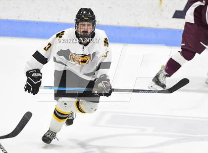 Thumbnail 2 in Sheehan vs. Daniel Hand (CIAC D3 Semifinal) photogallery.