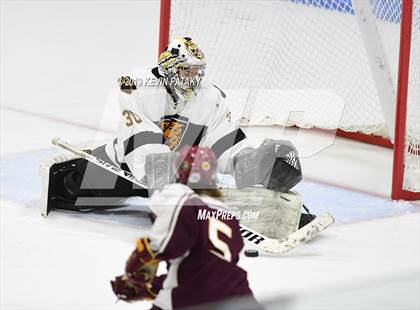 Thumbnail 3 in Sheehan vs. Daniel Hand (CIAC D3 Semifinal) photogallery.