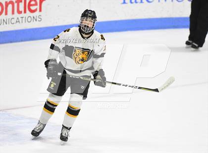 Thumbnail 2 in Sheehan vs. Daniel Hand (CIAC D3 Semifinal) photogallery.