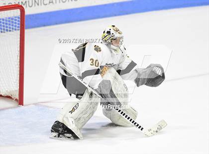 Thumbnail 3 in Sheehan vs. Daniel Hand (CIAC D3 Semifinal) photogallery.