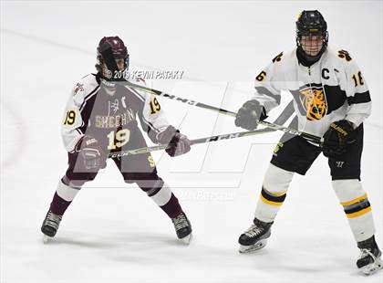 Thumbnail 2 in Sheehan vs. Daniel Hand (CIAC D3 Semifinal) photogallery.