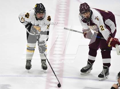 Thumbnail 1 in Sheehan vs. Daniel Hand (CIAC D3 Semifinal) photogallery.