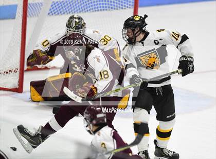 Thumbnail 2 in Sheehan vs. Daniel Hand (CIAC D3 Semifinal) photogallery.