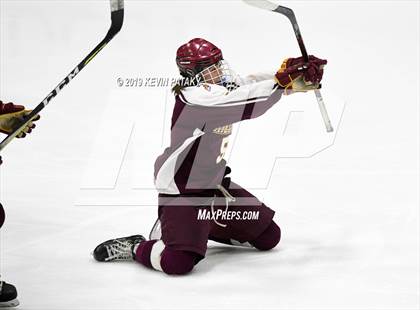 Thumbnail 2 in Sheehan vs. Daniel Hand (CIAC D3 Semifinal) photogallery.