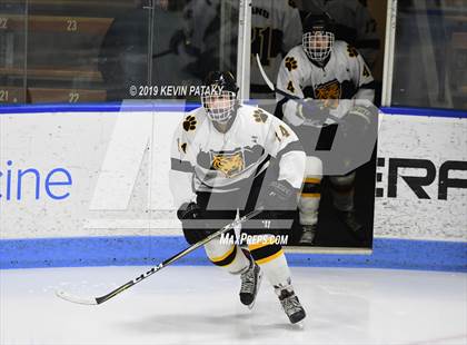 Thumbnail 1 in Sheehan vs. Daniel Hand (CIAC D3 Semifinal) photogallery.