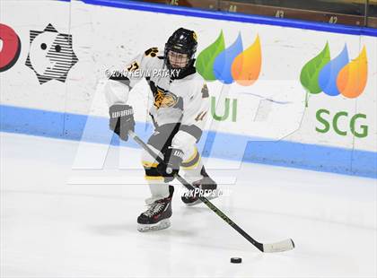 Thumbnail 3 in Sheehan vs. Daniel Hand (CIAC D3 Semifinal) photogallery.