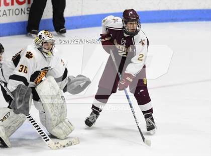 Thumbnail 3 in Sheehan vs. Daniel Hand (CIAC D3 Semifinal) photogallery.