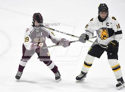 Thumbnail 1 in Sheehan vs. Daniel Hand (CIAC D3 Semifinal) photogallery.
