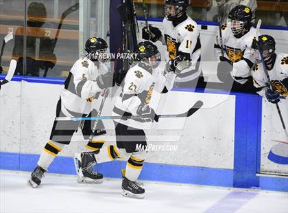 Thumbnail 3 in Sheehan vs. Daniel Hand (CIAC D3 Semifinal) photogallery.