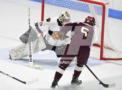 Thumbnail 1 in Sheehan vs. Daniel Hand (CIAC D3 Semifinal) photogallery.