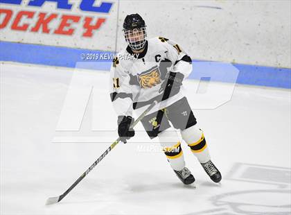 Thumbnail 1 in Sheehan vs. Daniel Hand (CIAC D3 Semifinal) photogallery.