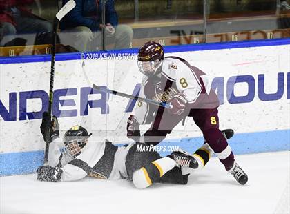 Thumbnail 2 in Sheehan vs. Daniel Hand (CIAC D3 Semifinal) photogallery.