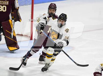 Thumbnail 1 in Sheehan vs. Daniel Hand (CIAC D3 Semifinal) photogallery.