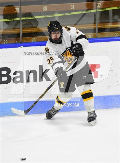 Thumbnail 3 in Sheehan vs. Daniel Hand (CIAC D3 Semifinal) photogallery.
