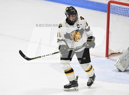 Thumbnail 3 in Sheehan vs. Daniel Hand (CIAC D3 Semifinal) photogallery.