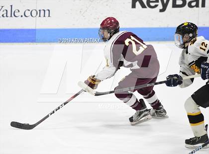 Thumbnail 1 in Sheehan vs. Daniel Hand (CIAC D3 Semifinal) photogallery.