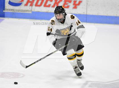Thumbnail 2 in Sheehan vs. Daniel Hand (CIAC D3 Semifinal) photogallery.