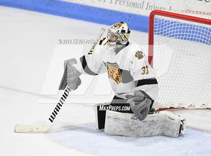 Thumbnail 3 in Sheehan vs. Daniel Hand (CIAC D3 Semifinal) photogallery.
