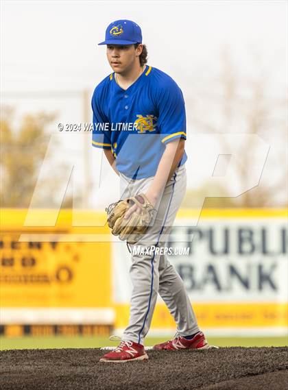 Thumbnail 2 in Beechwood vs Newport Central Catholic photogallery.