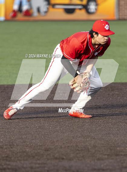 Thumbnail 1 in Beechwood vs Newport Central Catholic photogallery.