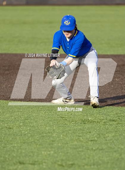 Thumbnail 3 in Beechwood vs Newport Central Catholic photogallery.