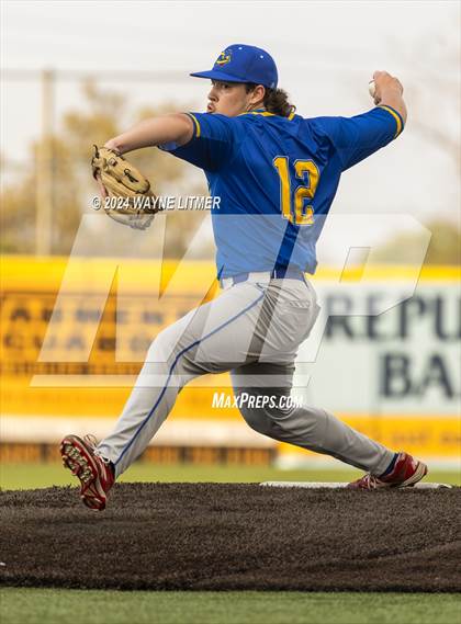 Thumbnail 1 in Beechwood vs Newport Central Catholic photogallery.