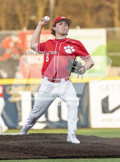 Thumbnail 1 in Beechwood vs Newport Central Catholic photogallery.