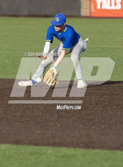 Thumbnail 3 in Beechwood vs Newport Central Catholic photogallery.