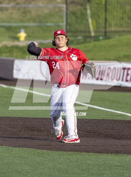 Thumbnail 2 in Beechwood vs Newport Central Catholic photogallery.