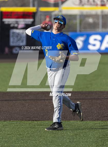 Thumbnail 3 in Beechwood vs Newport Central Catholic photogallery.