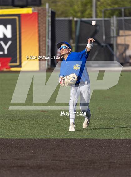Thumbnail 1 in Beechwood vs Newport Central Catholic photogallery.