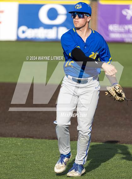 Thumbnail 1 in Beechwood vs Newport Central Catholic photogallery.