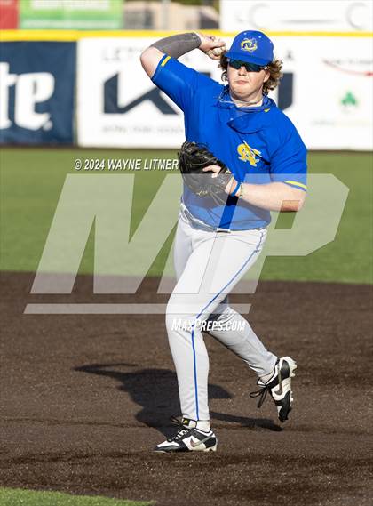 Thumbnail 2 in Beechwood vs Newport Central Catholic photogallery.