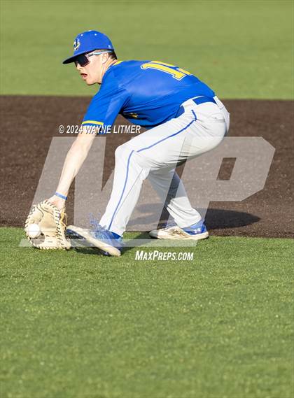 Thumbnail 3 in Beechwood vs Newport Central Catholic photogallery.