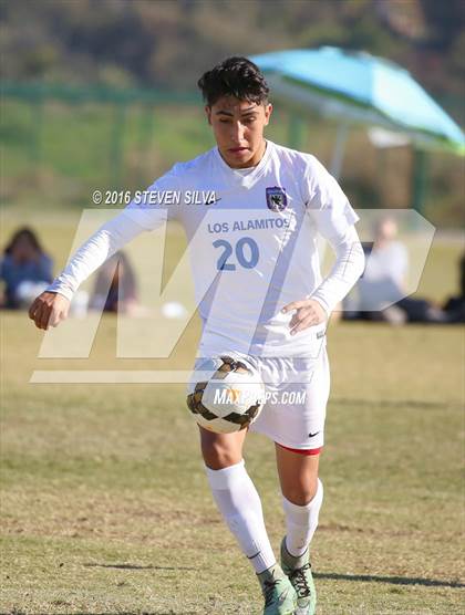 Thumbnail 2 in Los Alamitos vs. Loyola (22nd Annual SoCal Soccer Classic) photogallery.