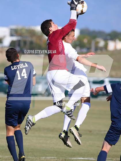 Thumbnail 2 in Los Alamitos vs. Loyola (22nd Annual SoCal Soccer Classic) photogallery.