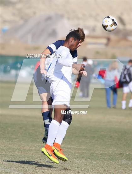 Thumbnail 2 in Los Alamitos vs. Loyola (22nd Annual SoCal Soccer Classic) photogallery.