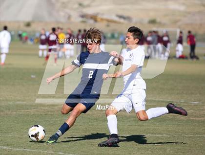 Thumbnail 1 in Los Alamitos vs. Loyola (22nd Annual SoCal Soccer Classic) photogallery.