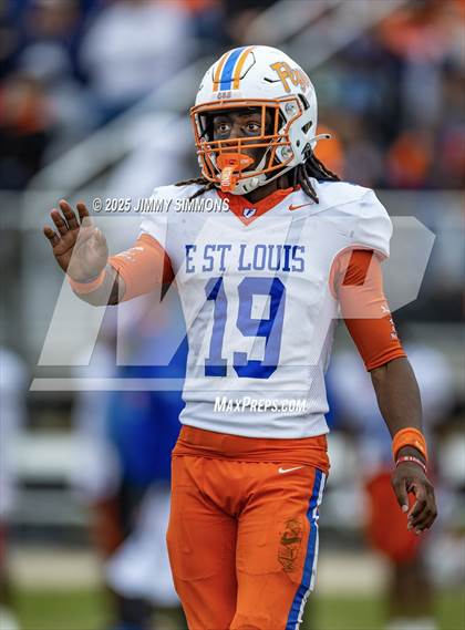 Thumbnail 2 in Glenwood vs East St. Louis (IHSA 6A Second Round) photogallery.