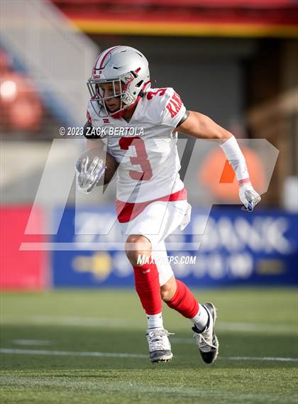 Thumbnail 2 in Beaver vs. Kanab (UHSAA 1A Semifinal) photogallery.