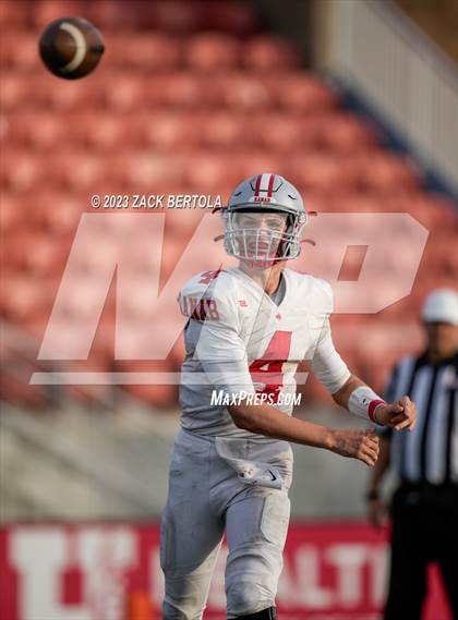 Thumbnail 1 in Beaver vs. Kanab (UHSAA 1A Semifinal) photogallery.