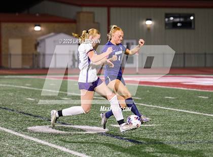 Thumbnail 2 in Desert Hills vs. Snow Canyon (UHSAA 4A Semifinal) photogallery.