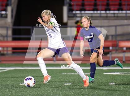Thumbnail 2 in Desert Hills vs. Snow Canyon (UHSAA 4A Semifinal) photogallery.